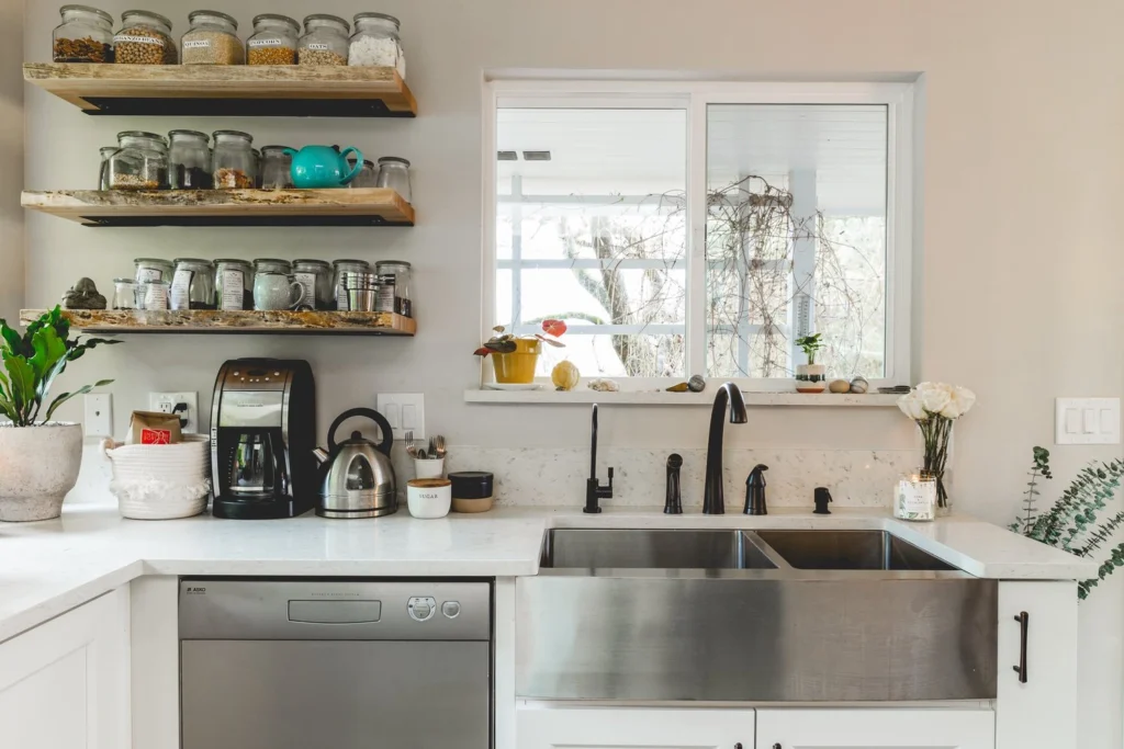 Quartz and Bone Interiors - Haller Lake